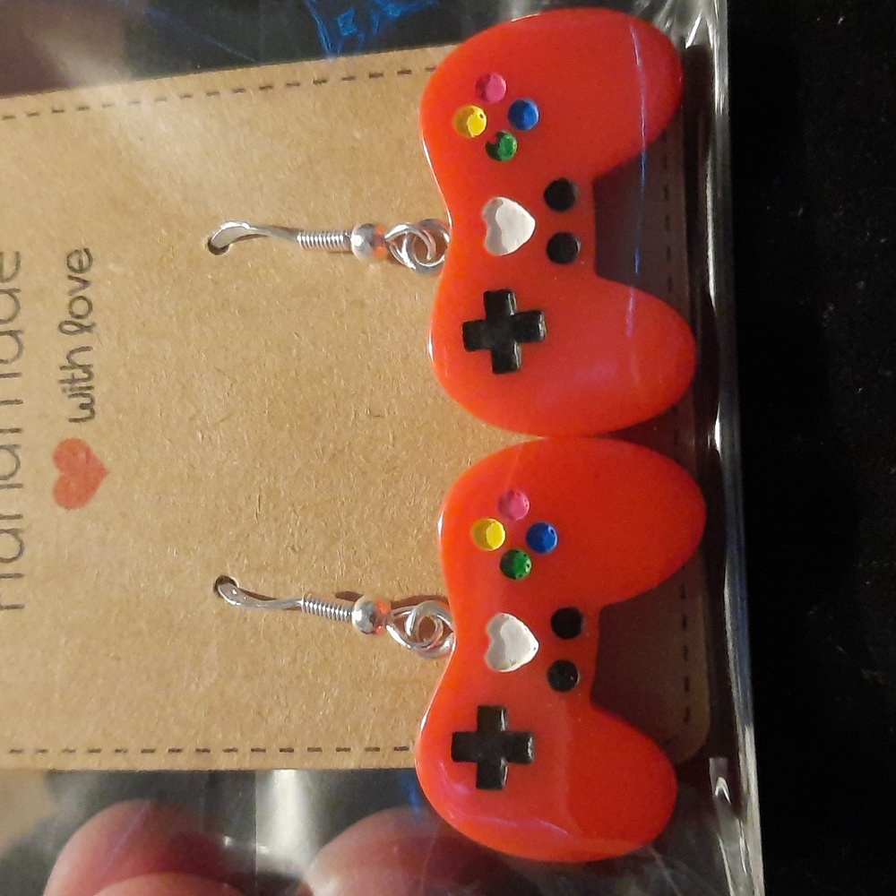 Video game controller hook earrings NEW - Picture 4 of 5